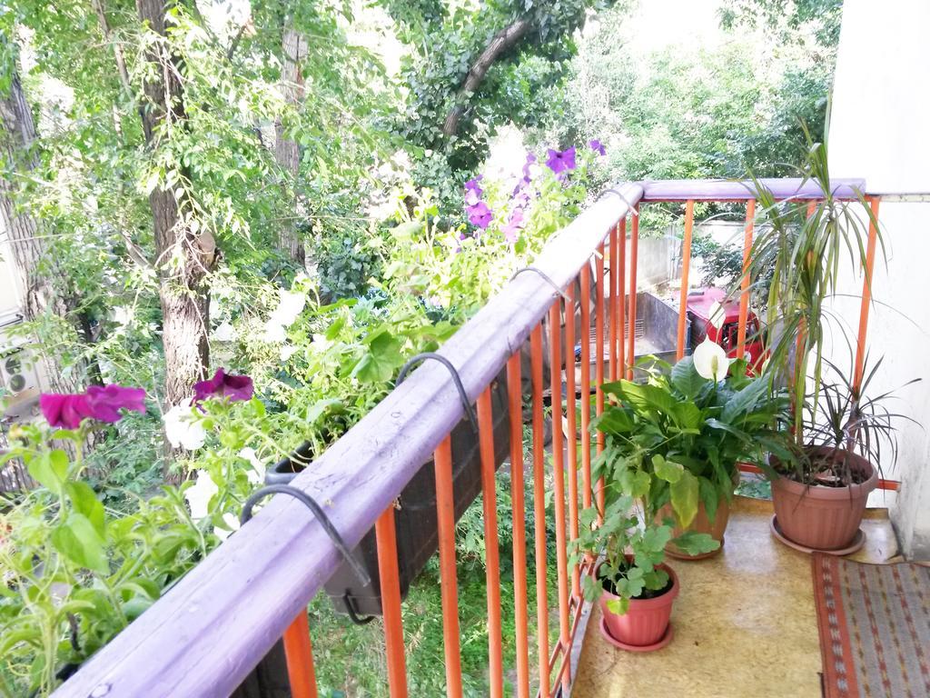אלמטי "В Центре Города" Квартира - "Downtown" Apartment מראה חיצוני תמונה
